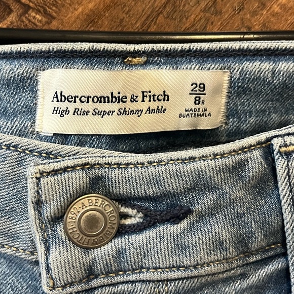 Abercrombie and fitch NWT women's super skinny ankle distressed blue jeans sz 8 - Picture 3 of 7